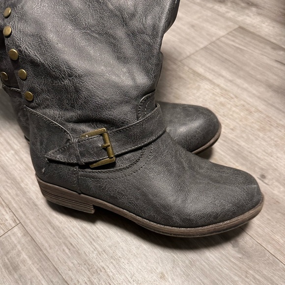 Journee collection boots with soft fleece lining size 8 - Picture 3 of 5